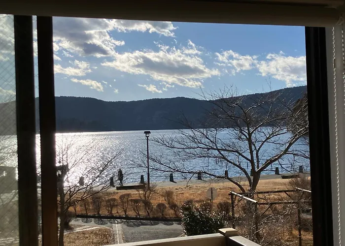 Lake Side Inn Mirahakone